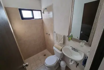 Image de Spacious House With Pool and Parking, Wi-Fi - Up to 14 Guests