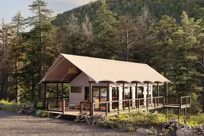 Image de Beautiful Crafted Firefly Tent surrounded by Pristine Wilderness at Tuxedo Falls