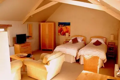 The Granary Suite: A spacious  Double/Twin suite
