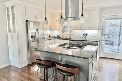 Image de Modern & Charming 2-bedroom Home Minutes from Downtown!