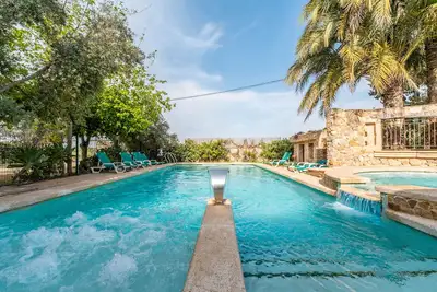 Image de Maison de campagne 'La Carrasca - Naranja' avec piscine partagée, Wi-Fi et climatisation
