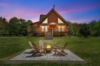 Image de Stunning Log Cabin in Oneonta Set On 30 Acres