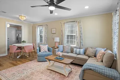 Image de Cottage Row: Daphne