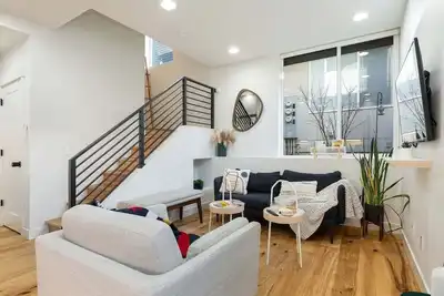 Image de Perch - Elegant 3br Haven with Ac Near Lake Union