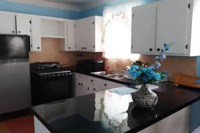 3-bedroom apartment in tranquil Nassau with Ac, WiFi. Washer. Enjoy your stay