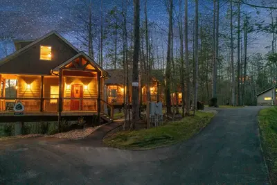 Image de Fire Pit & Full Kitchen #13 | 24 min to Gatlinburg