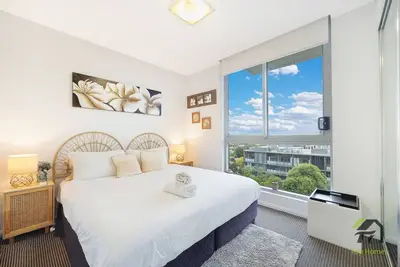 Image de Lovely home with pool in Zetland
