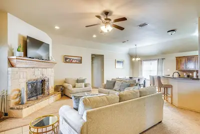 Image de 7 Mi to Dtwn: Family Home w/ Patio in Lubbock