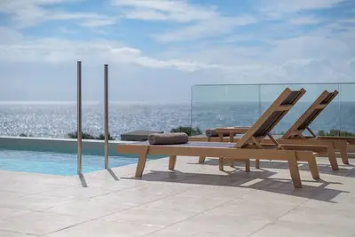 Image de Windless SeaView Villa, with Pool & Hot Tub