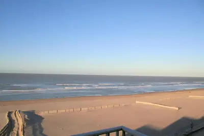 Image de Golden Beach I E3 - Charmant appartement en coin avec vue sur la mer.