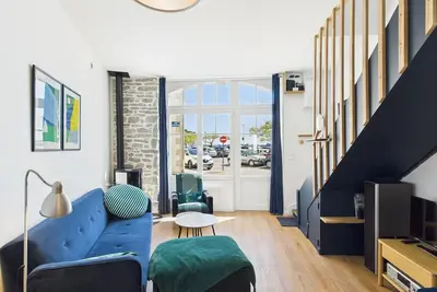 Image de -Cotten- Grand duplex vue mer au cœur de Concarnea