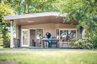 Image de Logement entièrement meublé avec patio