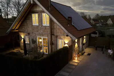 Image de Maison de vacances 'Exklusives Ferienhaus' avec terrasse privée, Wi-Fi et climatisation