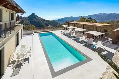 Image de Villa Ă Savoca avec 5 chambres Ă coucher, 10 couchages