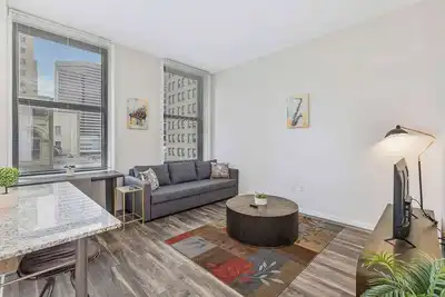 Image de CozySuites Sky Central #11