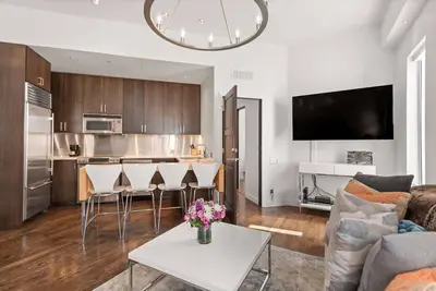 Image de One Block from Gondola 2br, Ac, Sundeck, Hot-Tub!