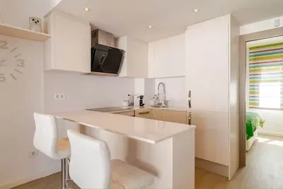 Image de Renovated apartment by the beach