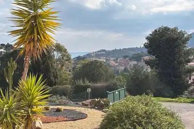Image de Appartement refait à neuf à 10mn du marché de Collioure. Idéal en famille.