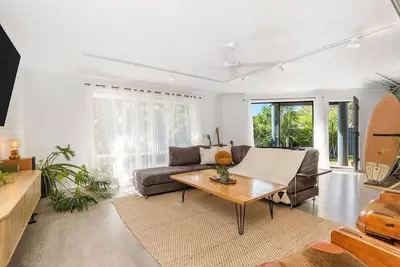 Image de Dream beachside escape, three-minute walk from the stunning Cabarita Beach.