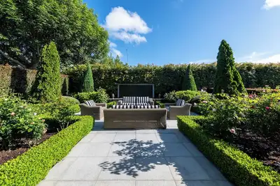 Image de If you want to enjoy the very best Herne Bay has to offer, then Villa Palatial Estate delivers.