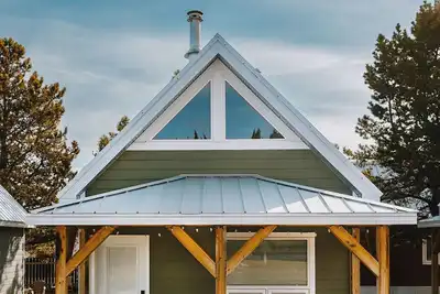 Image de Baldy- Modern tiny home in historic Nordegg
