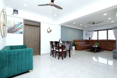 Image de 4 Bhk Luxurious near Goregaon Exhibition center