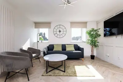 5 Bedroom Apartment - Galashiels