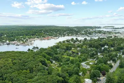 Image de Cozy 1-bedroom house within walking distance to Downtown Mystic!