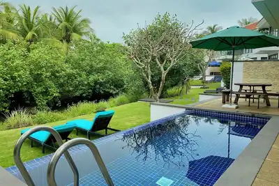 Image de Spacious Villa With A Private Pool - E4