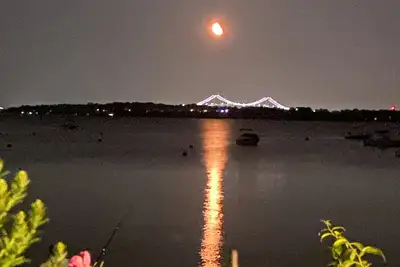 Image de Waterview roofdeck hop to beach stunning newly updated 4bd Ac WiFi N'gansett