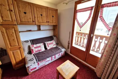 Image de À 50m des pistes de ski, 2ème étage, vue montagne, balcon, télévision, casier à ski, 23m², Valfréjus