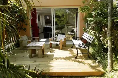 Image de A 250 m de la mer, du port et les commerces. dans une impasse privée au calme.