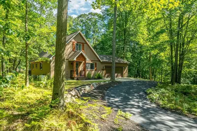 Image de Modern Chalet on Highlands Golf Course
