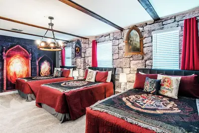 Image de Themed Br & Game tables, Storey Lake 21059!