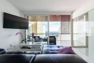 Image de Luxury retreat by the sea!