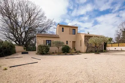 Image de Villa avec piscine dans la campagne de Lourmarin