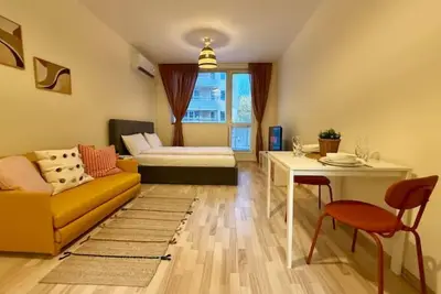 Image de Cosher Chic Studio in Top Location