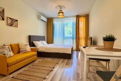 Image de Cosher Modern & Stylish Studio + Balcony