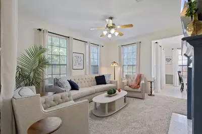 Image de Downtown Montgomery Gem- 4 Large Bedrooms and Full of Amenities