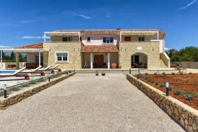 Image de Rustic Villa Perosa With Heated Pool