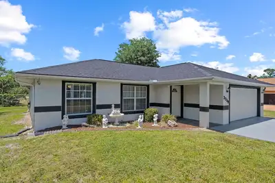 Image de 2/2 home W/Ac, Wi-Fi Home of Sebring 24 & Hgtv Hometown Makeover & Pet Friendly!