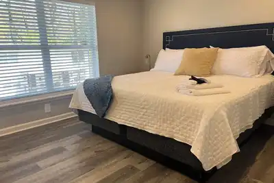 Image de 2-Bedroom Apt2- 2 mins to Uptown Charlotte