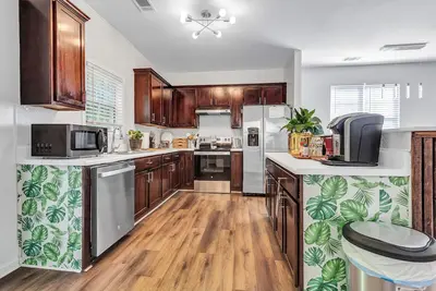 Image de Fifa World Cup Ready Near Stadium + Marta Sleeps 6