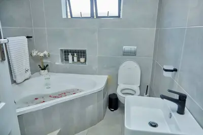 Image de Quaint 3-bedroom house with WiFi in vibrant Harare