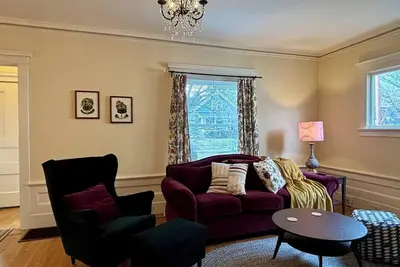 Image de Cozy, Historic, Portland home.