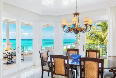 Image de 3-bedroom Ocean View Penthouse at The Palms, Infinity Pool & Beachfront Dining