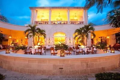 Image de Discover Paradise with Private Pool, Gourmet Dining, and Beautiful Beach Access