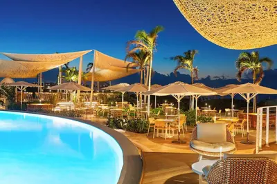 Image de Stunning Oceanfront Retreat with Pool, Gourmet Dining, and Direct Beach Access