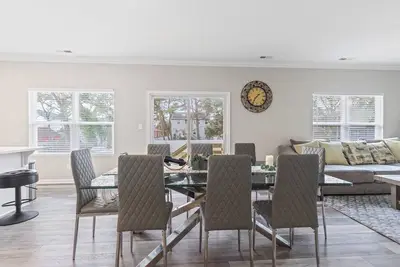 Image de Charming 4-bedroom beach house with Ac, WiFi in serene Norfolk