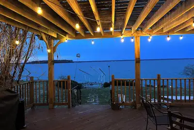 Image de Cozy Lake House on Oneida with Waterfront Access